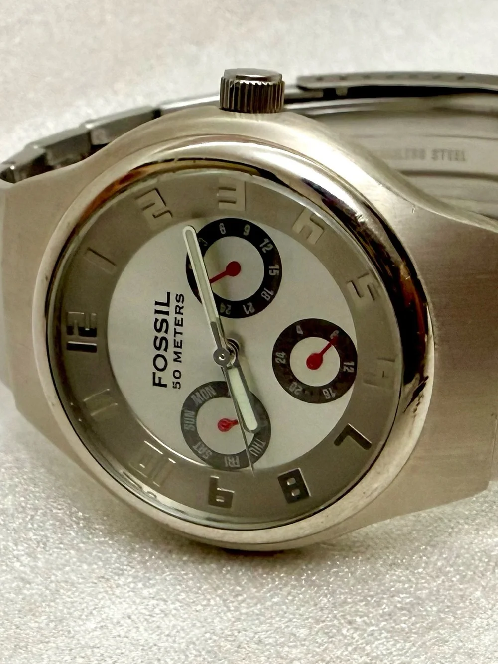 Fossil classic stainless